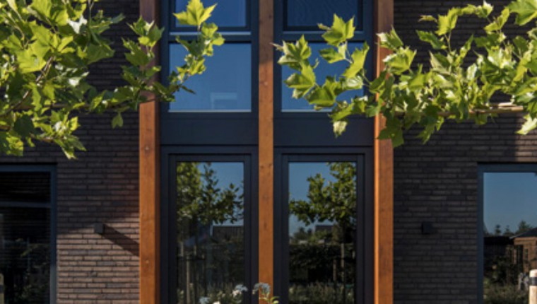 Moderne villa met een natuurlijke uitstraling