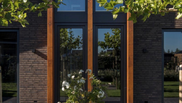 Moderne villa met een natuurlijke uitstraling